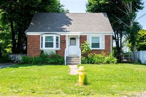 44 round hill rd groton ct 06340  recently sold home located at 172 Masons Island Rd, Stonington, CT 06355 that was sold on 08/11/2023 for $850000